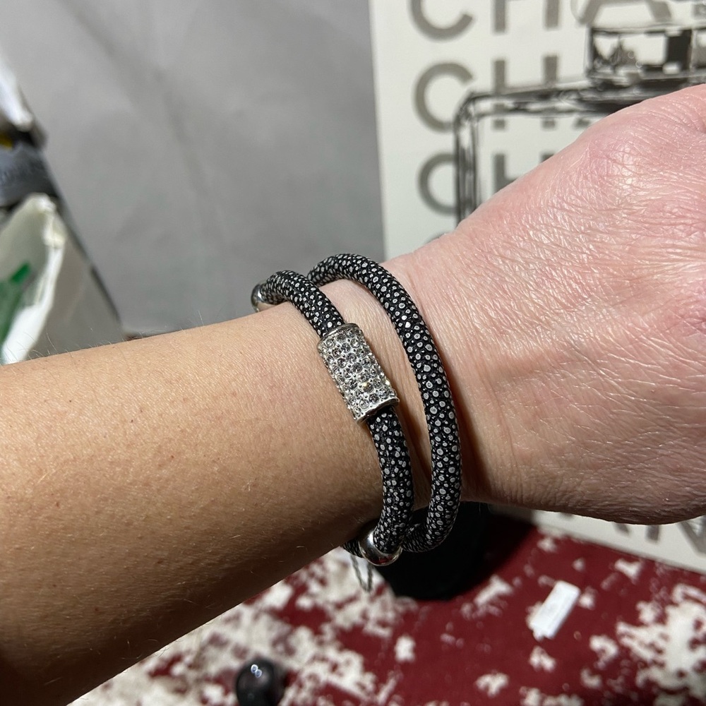 Vegan Leather Stingray Pattern Bracelet. Magnetic Close Rhinestone